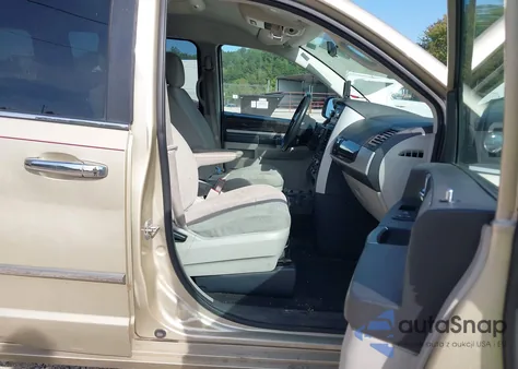 2010 Dodge Grand Caravan Sxt z USA, uszkodzony, nr VIN 2D4RN5D16AR350252